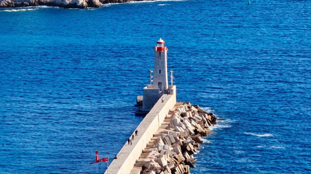 OPPO Find N6 trang bị camera tele 50MP zoom 120x và OIS, giúp chụp ảnh từ xa ổn định và sắc nét từng chi tiết OPPO Find N6 trang bị camera tele 50MP zoom 120x và OIS, giúp chụp ảnh từ xa ổn định và sắc nét từng chi tiết