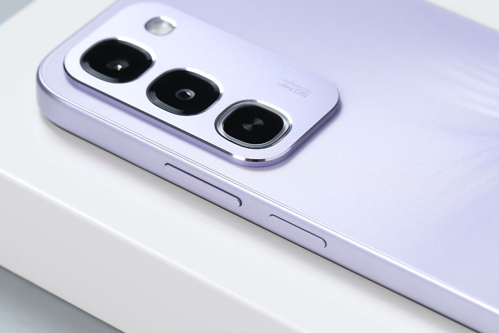 Điện thoại realme C100 4G 8GB/128GB Màu Tím