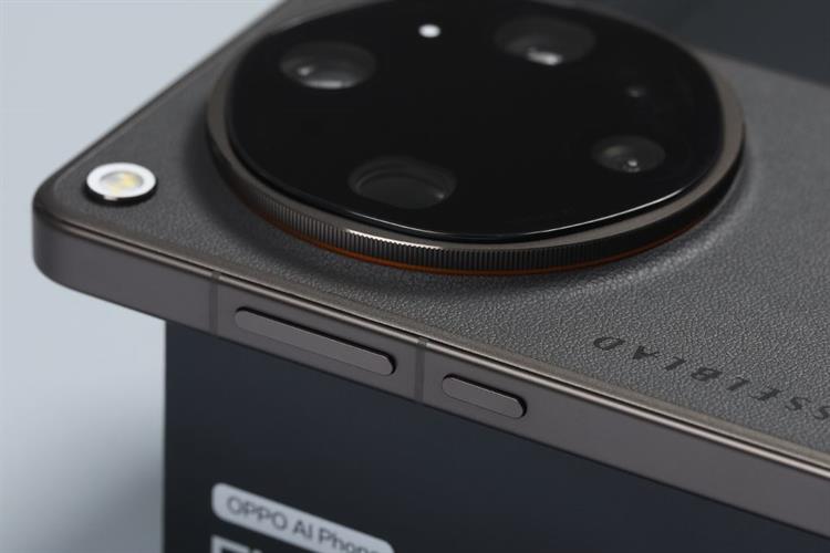 Điện thoại OPPO Find X9 Ultra 12GB/512GB Màu Nâu nhạt