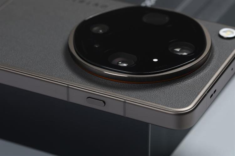 Điện thoại OPPO Find X9 Ultra 12GB/512GB Màu Nâu nhạt