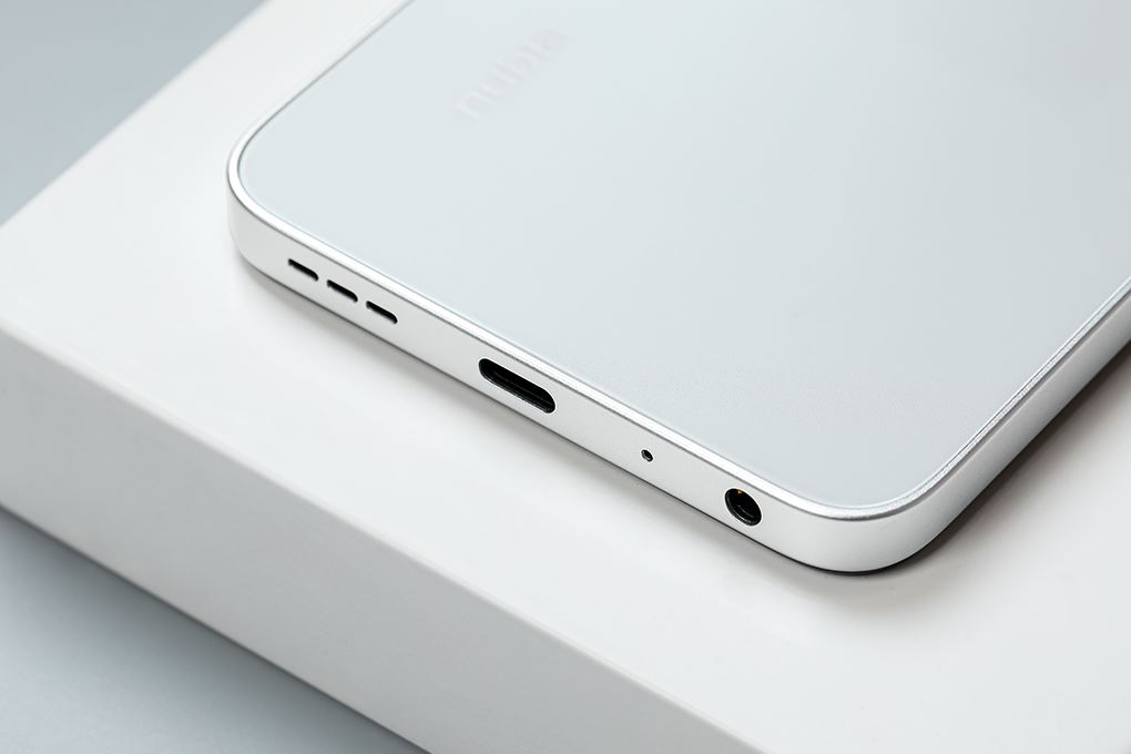 Điện thoại Nubia V80 Max 4GB/128GB Màu Bạc