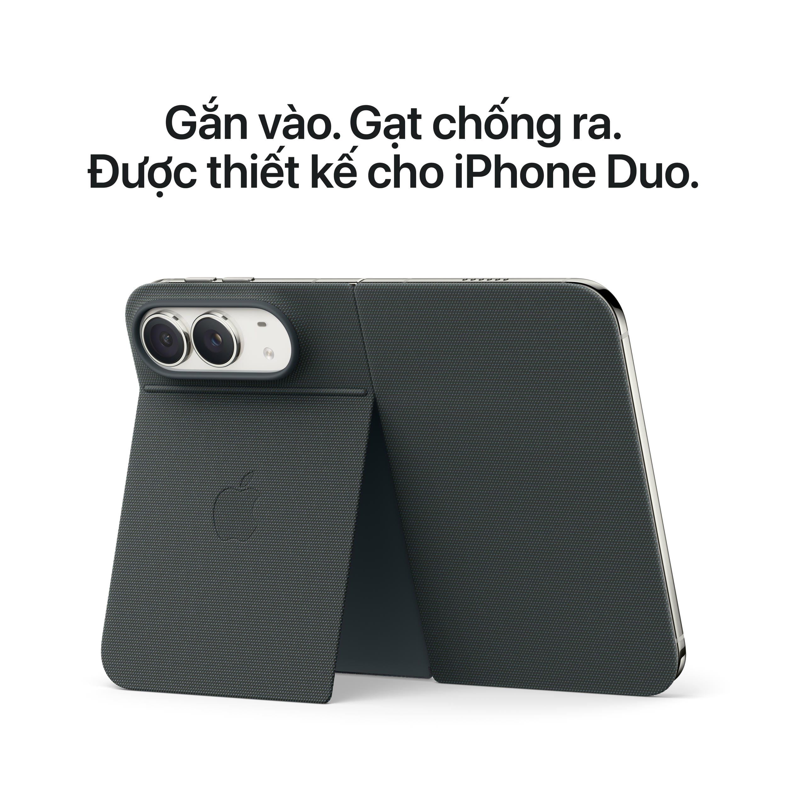 Ốp lưng ch&iacute;nh h&atilde;ng cho iPhone Duo t&iacute;ch hợp ch&acirc;n chống tiện lợi, hỗ trợ dựng đứng m&aacute;y chắc chắn. Ảnh: Apple
