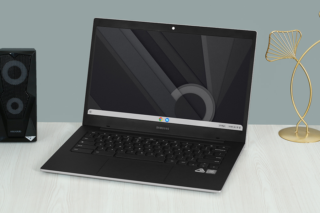 Laptop Samsung XE340XDA-KA1VN (N4500, 4GB, 32GB, HD, ChromeOS) - 13