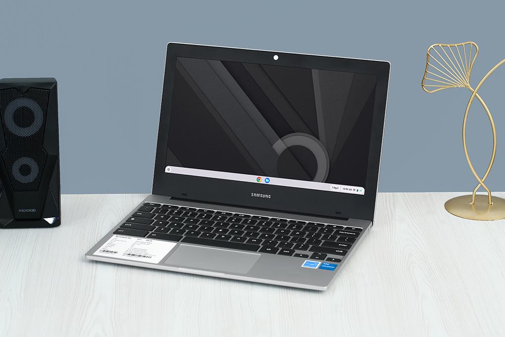 Laptop Samsung XE310XDA-KA1VN (N4500, 4GB, 32GB, HD, ChromeOS) Màu Bạc