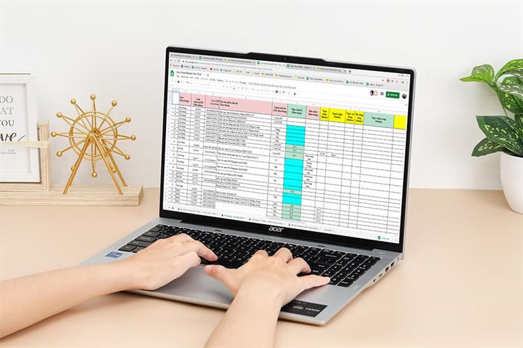 Laptop Acer Aspire Lite 16 G2 AL16 52P 76DU - NX.J2SSV.005 (i7 1355U, 16GB, 512GB, Full HD+, Win11) Màu Bạc