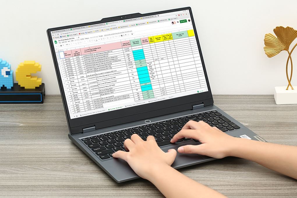 Laptop Lenovo LOQ 15ARP9 R7 7435HS/12GB/512GB/6GB RTX4050/144Hz/Win11 (83JC003VVN) Màu Xám