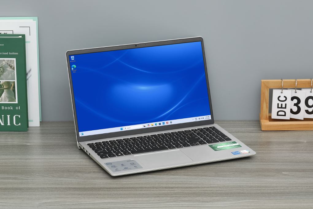 Laptop Dell Inspiron 15 3520 - 71064798 (i5 1235U, 16GB, 512GB, Full HD 120Hz, OfficeH24+365, KYHD, Win11) Màu Bạc