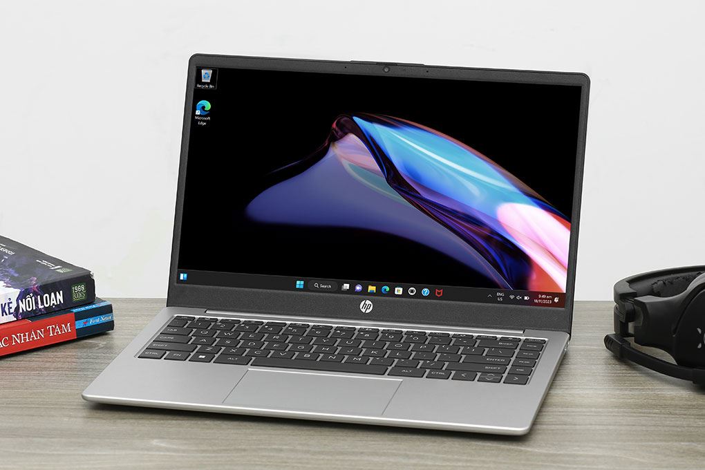 Laptop HP 240 G10 - B73TJAT (i3 1315U, 8GB, 512GB, Full HD, Win11) Màu Bạc