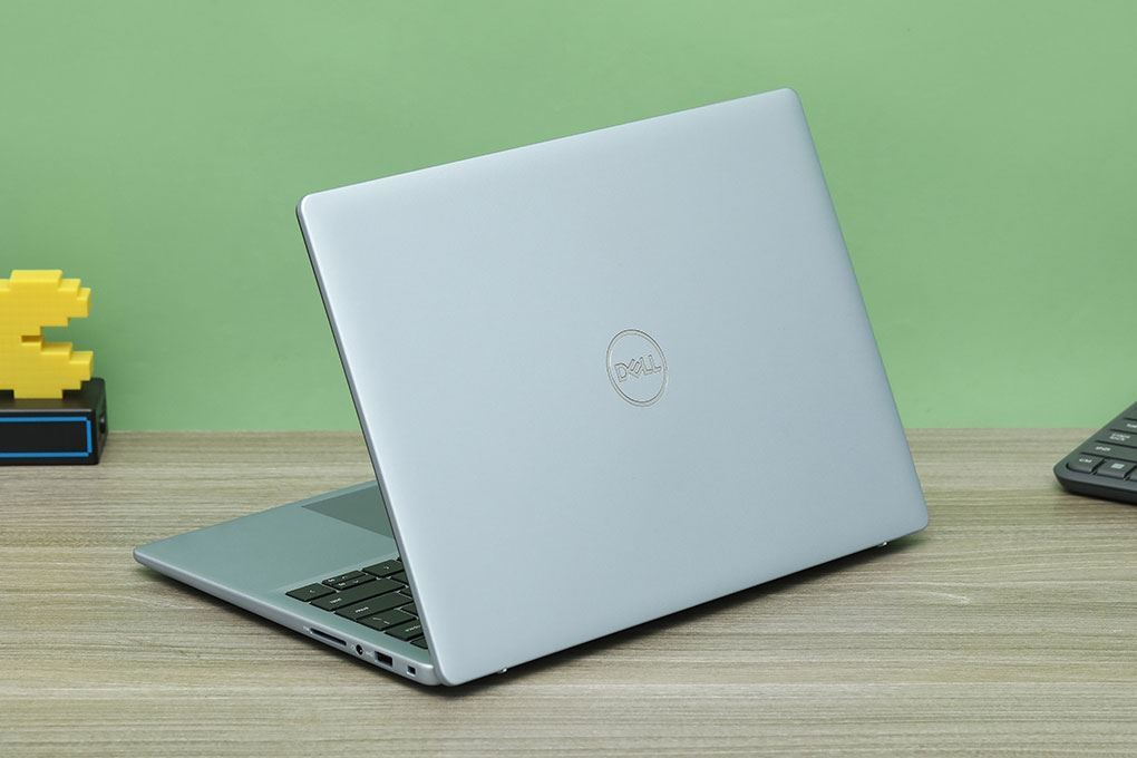 Laptop Dell Inspiron 14 5440 - N5440-C5U165W11IBD2 (Core 5 120U, 16GB, 512GB, MX570A 2GB, 2.2K, OfficeHS, Win11) Màu Xanh Dương