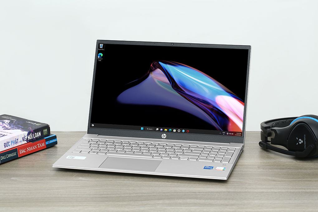 Laptop HP Pavilion 15 eg3095TU - 8C5L6PA-16G (i5 1335U, 16GB, 512GB, Full HD, Win11) Màu Bạc
