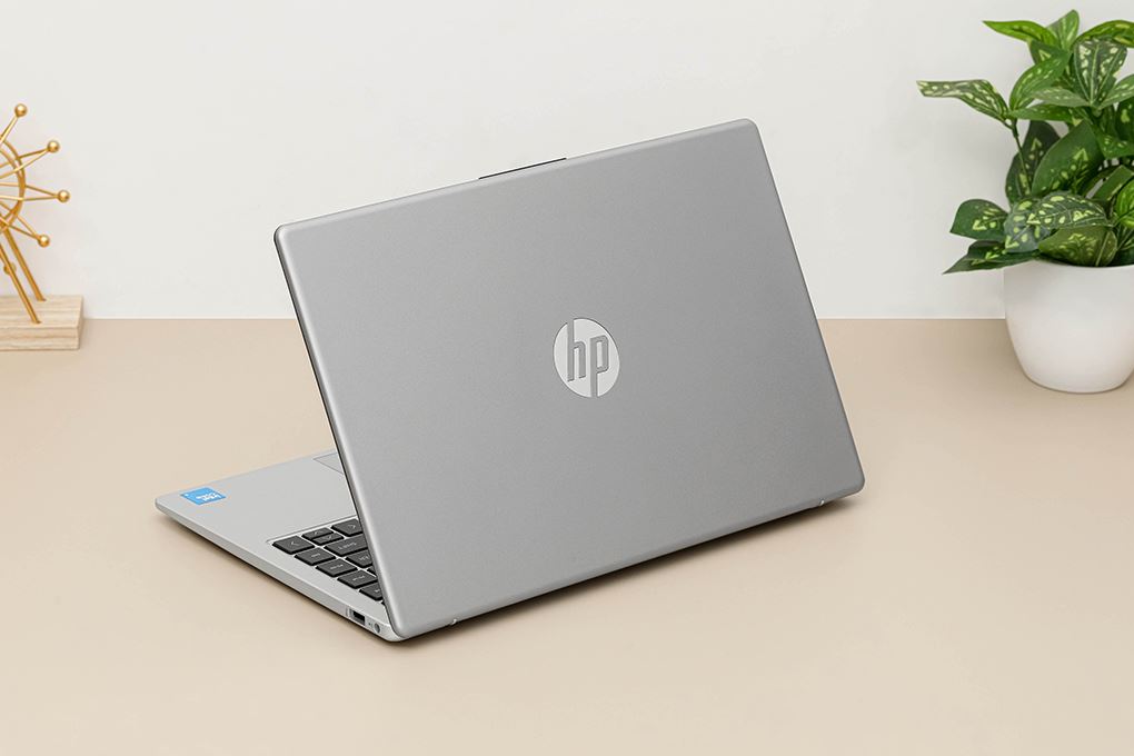Laptop HP 240R G10 - C3RU7AT (Core 5 120U, 16GB, 512GB, Full HD, Win11) Màu Bạc