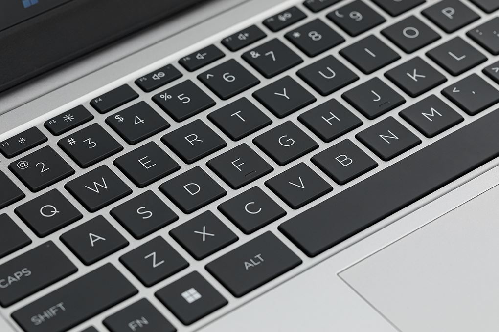 Laptop HP 240R G10 - C3RU7AT (Core 5 120U, 16GB, 512GB, Full HD, Win11) Màu Bạc