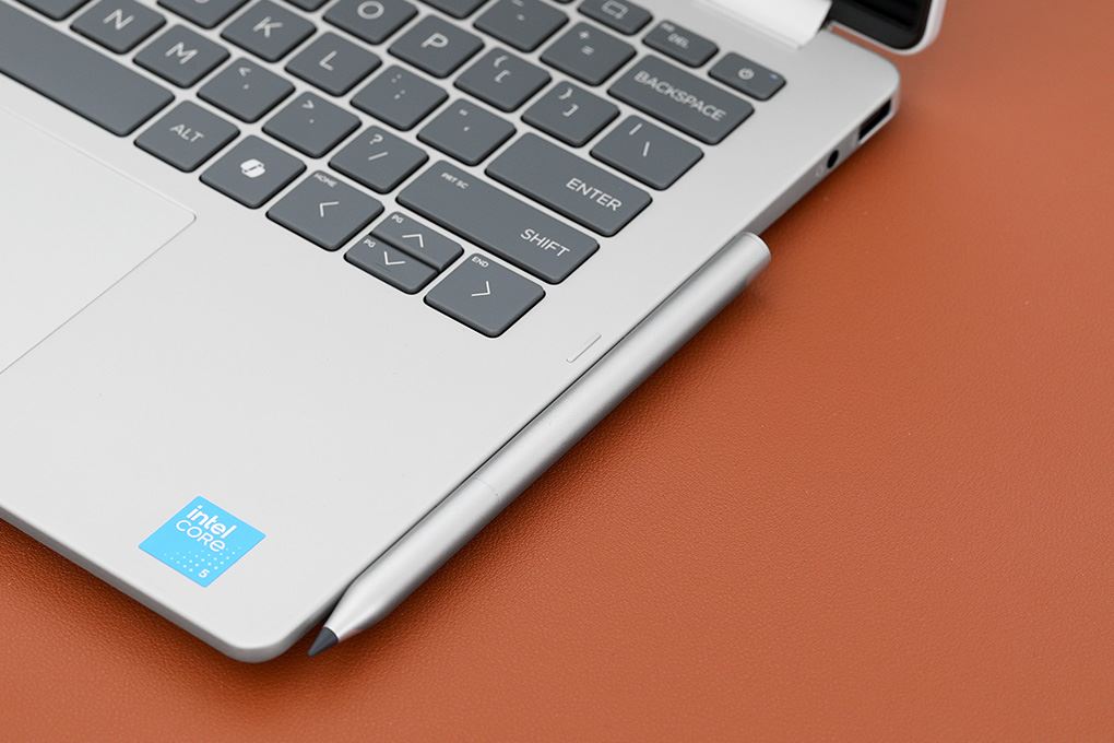 Laptop HP OmniBook 5 Flip 14 fp0057TU - BZ7Q6PA (Core 5 120U, 16GB, 512GB, WUXGA, Cảm ứng, OfficeH24, Win11) Màu Bạc