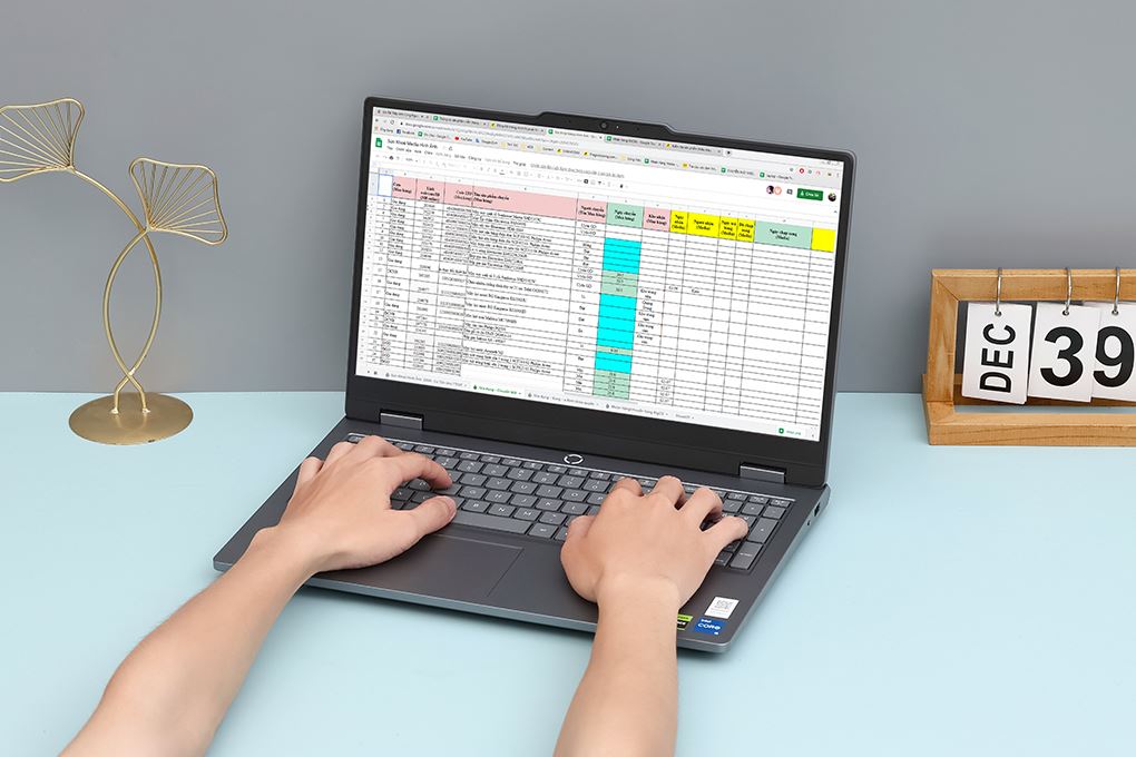 Laptop Lenovo Gaming LOQ Essential 15IRX11 - 83SC003SVN (i5 13450HX, 16GB, 1TB, RTX 5050 8GB, Full HD, 144Hz, Win11) Màu Xám