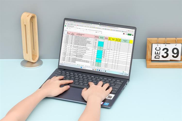 Laptop Dell Pro 14 Essential PV14250 - PV14250-120U-16512W-BL (Core 5 120U, 16GB, 512GB, Full HD+, OfficeH24+365, Win11) Màu Xanh Đậm