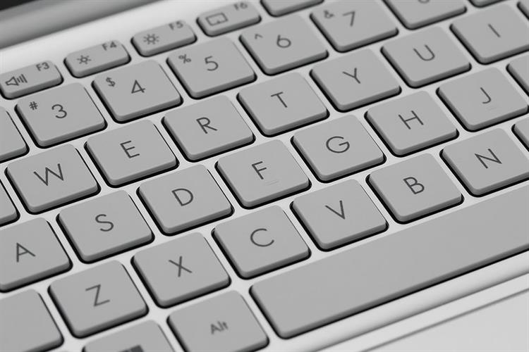 Laptop Asus Vivobook 14 X1404VA - EB155W (Core 5 120U, 16GB, 512GB, Full HD, Win11) Màu Bạc