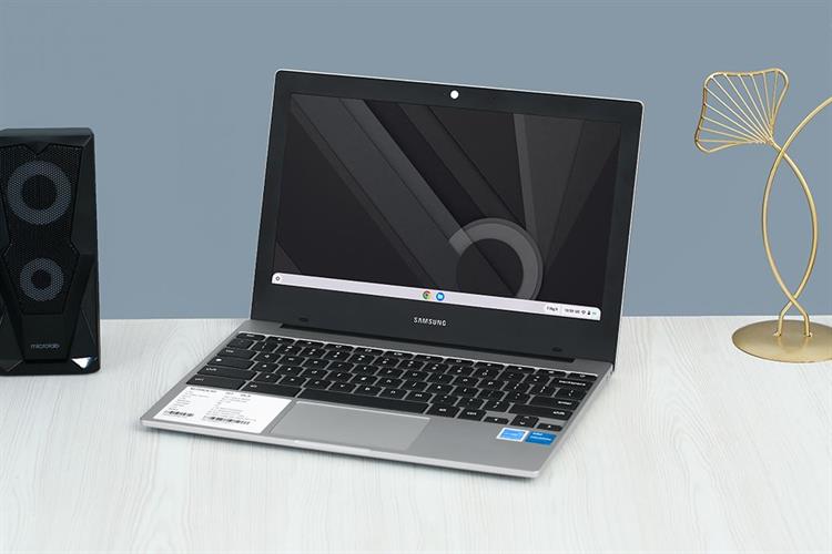 Laptop Samsung Galaxy Chromebook Go XE310XDA-KA1VN (N4500, 4GB, 32GB, HD, Win11 Pro) Màu Bạc