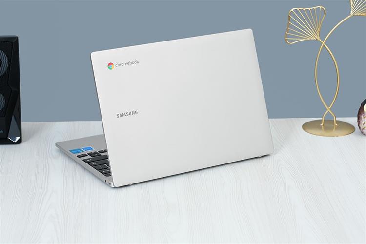 Laptop Samsung Galaxy Chromebook Go XE310XDA-KA1VN (N4500, 4GB, 32GB, HD, Win11 Pro) Màu Bạc