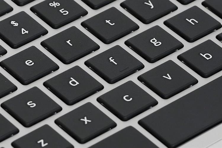 Laptop Samsung Galaxy Chromebook Go XE310XDA-KA1VN (N4500, 4GB, 32GB, HD, Win11 Pro) Màu Bạc