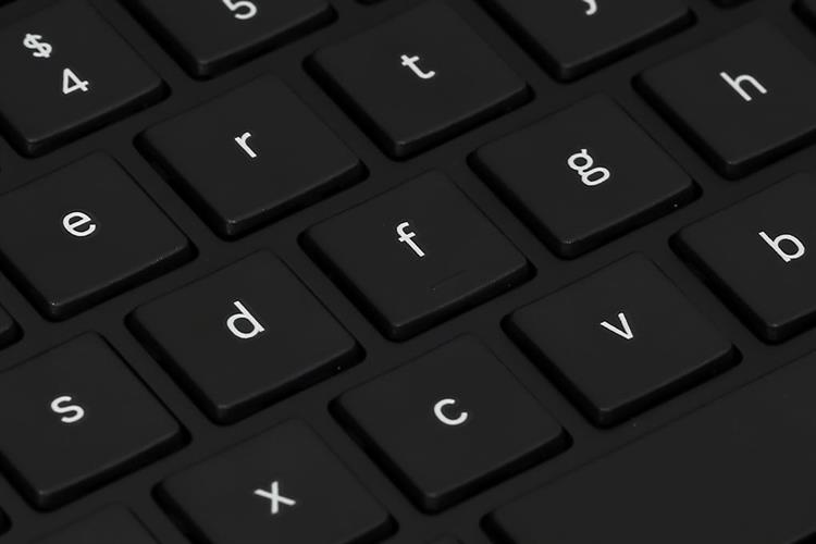 Laptop Samsung Galaxy Chromebook Go XE340XDA-KA1VN (N4500, 4GB, 32GB, HD, Win 11 Pro) Màu Bạc