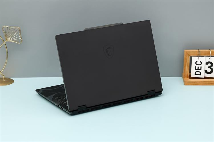 Laptop MSI Gaming Cyborg 15 B13WFKG - 658VN (i7 13620H, 16GB, 1TB, RTX 5060 8GB, Full HD 144Hz, Win11) Màu Đen