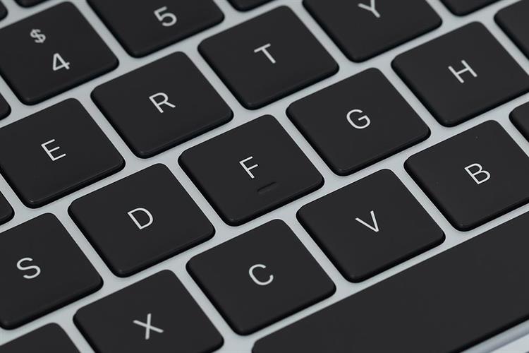 Laptop MacBook Air 13 inch M5 16GB/512GB Màu Xanh da trời nhạt