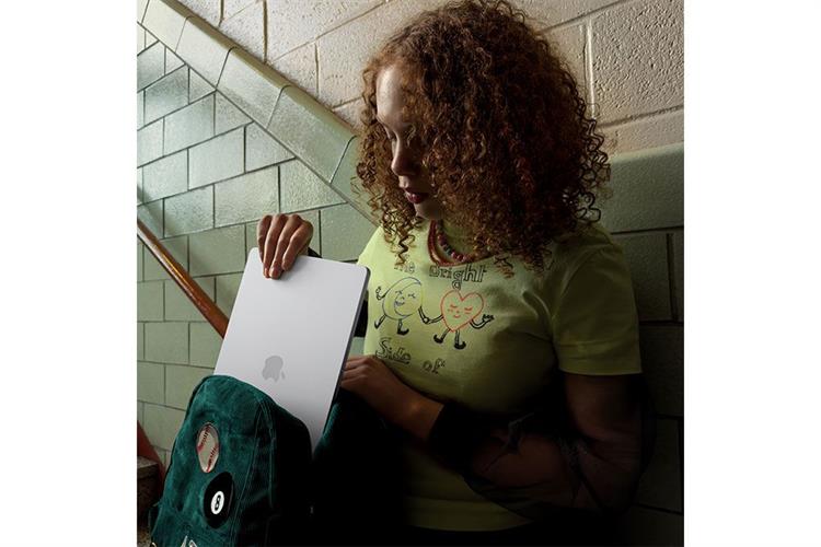 Laptop MacBook Air 15 inch M5 16GB/512GB Màu Vàng