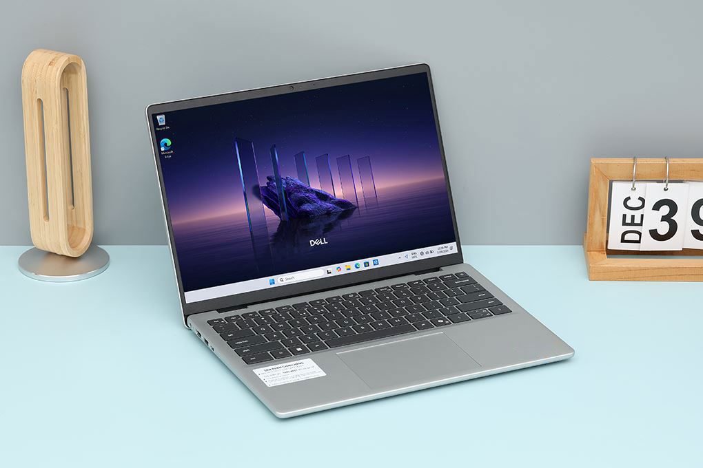 Laptop Dell 14 DC14250 - F0FTK7 (Core 7 150U, 16GB, 512GB, MX570A 2GB, Full HD+, OfficeHS24+365, Win11) Màu Bạc