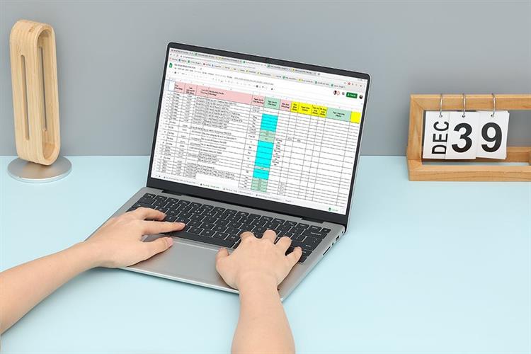 Laptop Dell 14 DC14255 - 71092477 (R7 350, 16GB, 1TB, Full HD+, OfficeHS24+365B, Win11) Màu Bạc