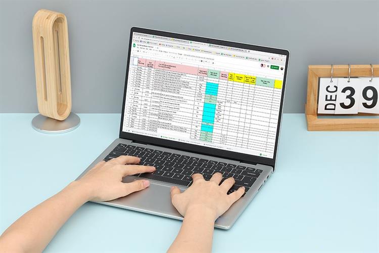 Laptop Dell 14 DC14250 - DC14250-C7U161W11SLU-27 (Core 7 150U, 16GB, 1TB, Full HD+, OfficeHS24+365, Win11) Màu Bạc