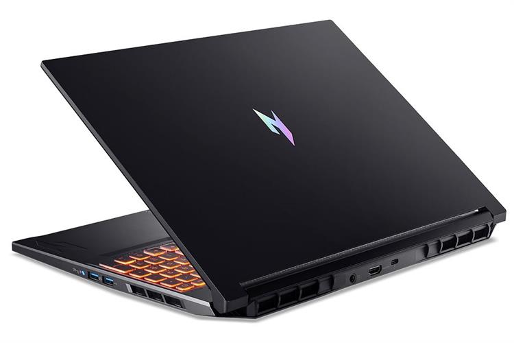 Mặt sau Laptop Acer Nitro ProPanel ANV16-72-782F - NH.QUPSV.001 (Core 7 240H, 16GB, 512GB, RTX 5050 8GB, Full HD+ 180 Hz, Win11)