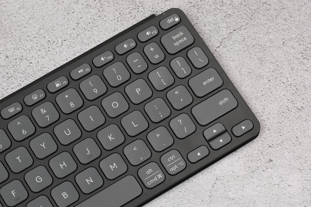 Bàn Phím Bluetooth Logitech Keys-To-Go 2 Màu Đen