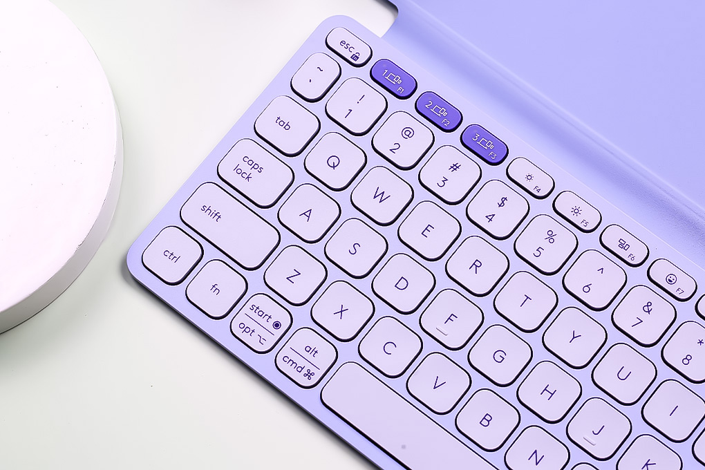 Bàn Phím Bluetooth Logitech Keys-To-Go 2 Màu Tím nhạt