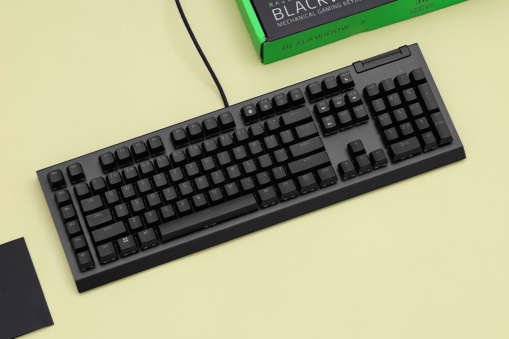 Bàn Phím Cơ Có Dây Gaming Razer BlackWidow V4 X Green Switch Màu Đen