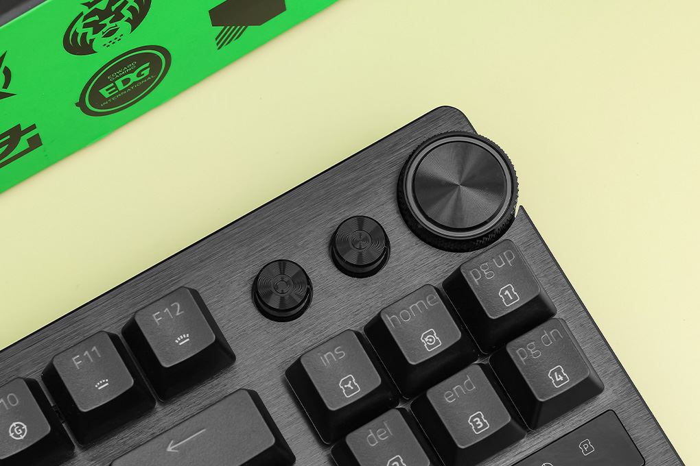 Bàn Phím Cơ Có Dây Gaming Razer Huntsman V3 Pro Tenkeyless Màu Đen