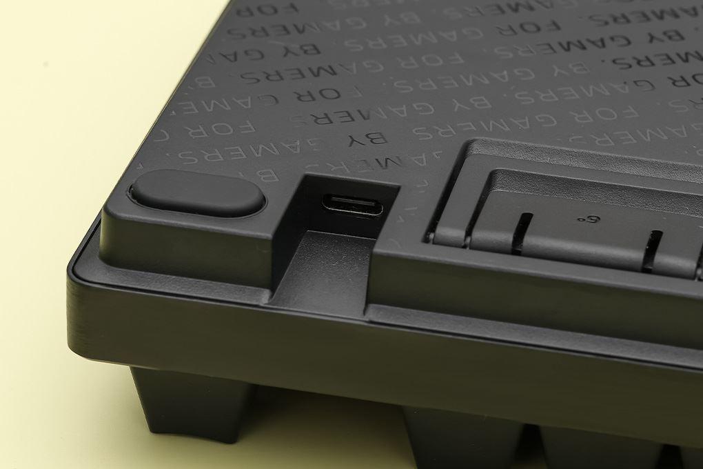 Bàn Phím Cơ Có Dây Gaming Razer Huntsman V3 Pro Tenkeyless Màu Đen