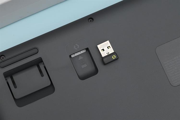 Bàn Phím Cơ Bluetooth Logitech Alto Keys K98M Màu Đen