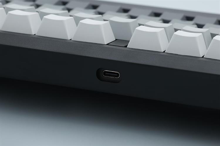 Bàn Phím Cơ Bluetooth Machenike K600E B87W GR Silver switch RGB Side Printed Màu Đen