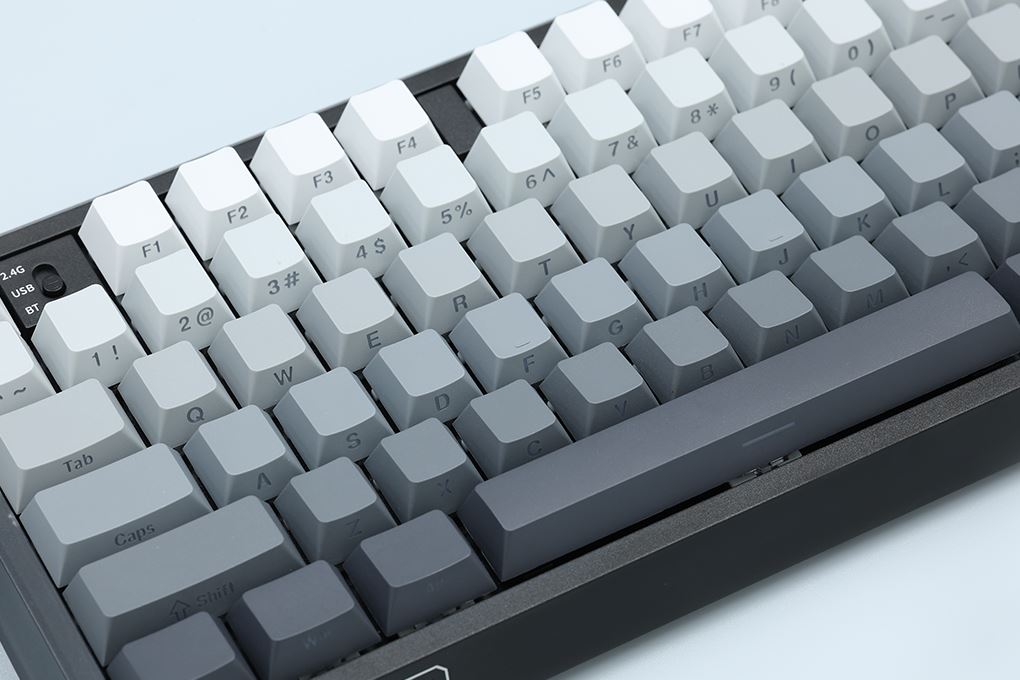 Bàn Phím Cơ Bluetooth Machenike K600E B87W GR Silver switch RGB Side Printed Màu Đen