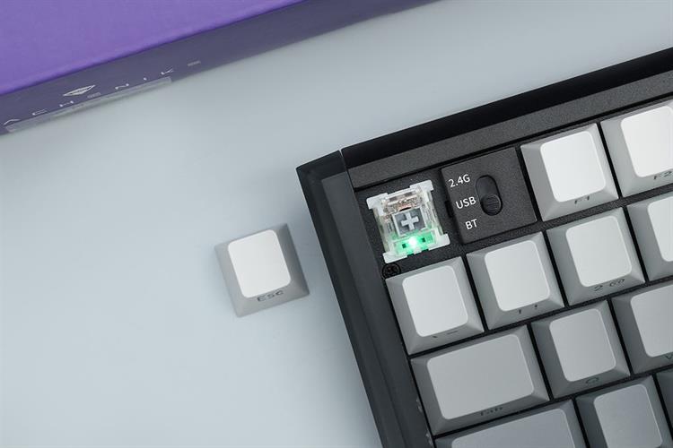 Bàn Phím Cơ Bluetooth Machenike K600E B87W GR Silver switch RGB Side Printed Màu Đen