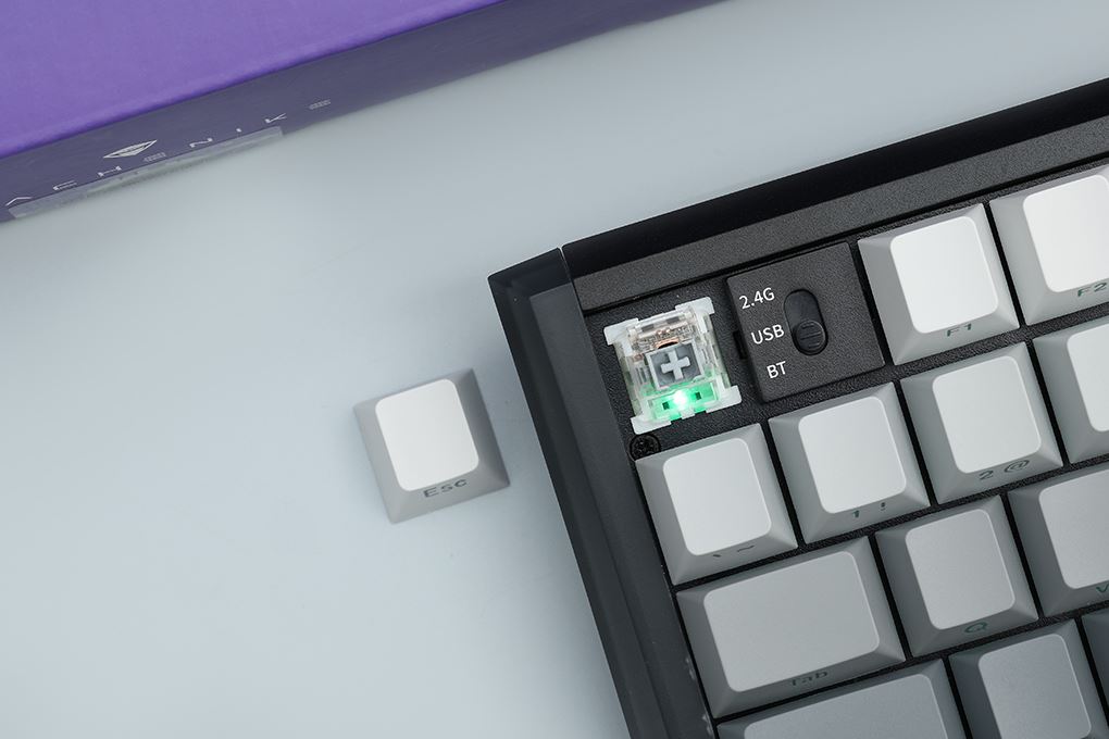 Bàn Phím Cơ Bluetooth Machenike K600E B87W GR Silver switch RGB Side Printed Màu Đen