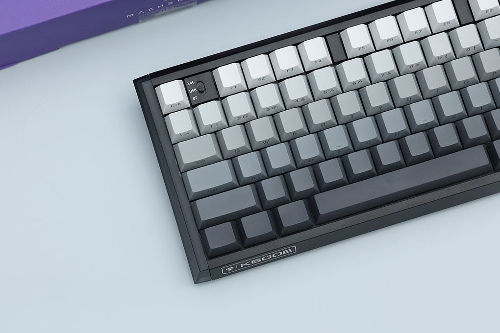 Bàn Phím Cơ Bluetooth Machenike K600E B87W GR Silver switch RGB Side Printed Màu Đen