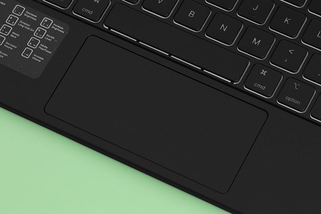 Bao Da Bàn Phím iPad Typecase Magnetic Edge Series Pro 11 M4 & M5 Màu Đen