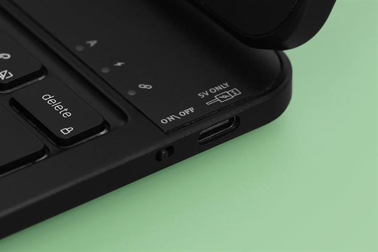 Bao Da Bàn Phím iPad Typecase Touch Keyboard Case For iPad Pro 11 M4 2024 Màu Đen