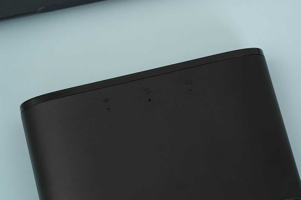 Bộ phát Wifi di động 4G LTE Mercusys MT110 Màu Đen
