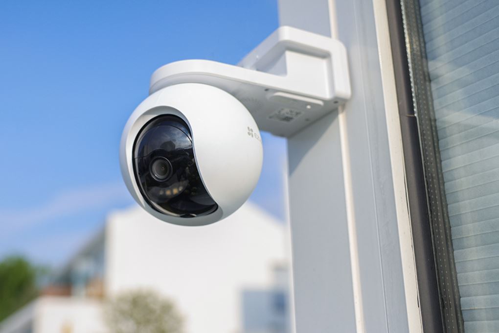 Camera IP Ngoài trời 360 Độ Ezviz 4G Năng Lượng Mặt Trời EB8 Màu Trắng