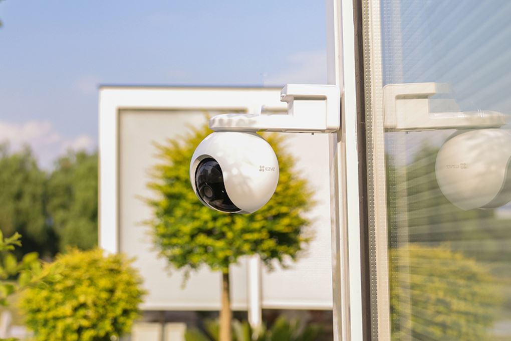 Camera IP Ngoài trời 360 Độ Ezviz 4G Năng Lượng Mặt Trời EB8 Màu Trắng