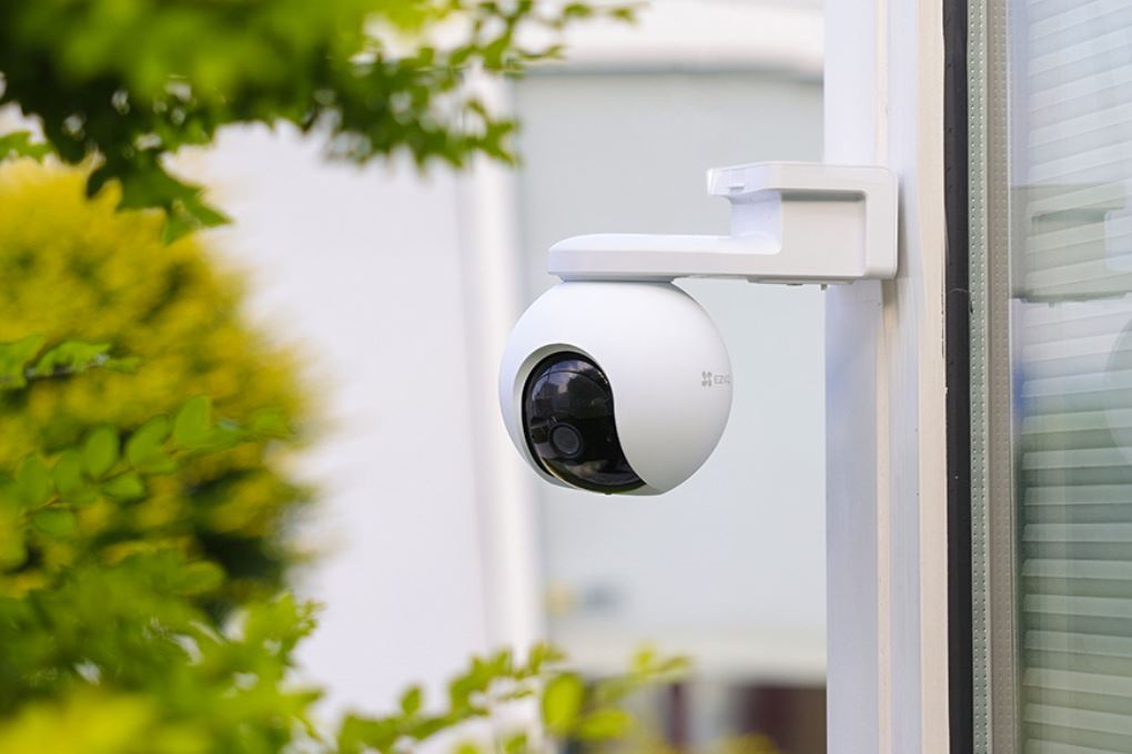 Camera IP Ngoài trời 360 Độ Ezviz 4G Năng Lượng Mặt Trời EB8 Màu Trắng