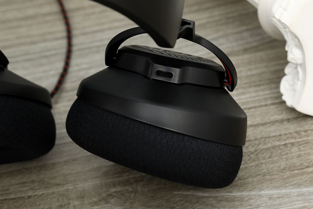 Tai nghe Chụp Tai Gaming JBL Quantum QTum100M2 Màu Đen