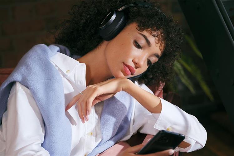 Tai nghe Bluetooth Chụp tai Bowers & Wilkins Px8 Màu Đen